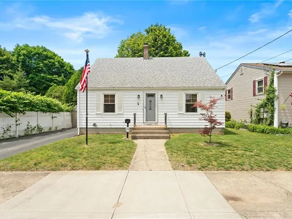 11 Lenox Ave, West Warwick, RI 02893