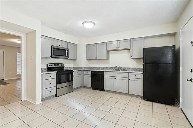 845 Lafayette St #C — Photo 4