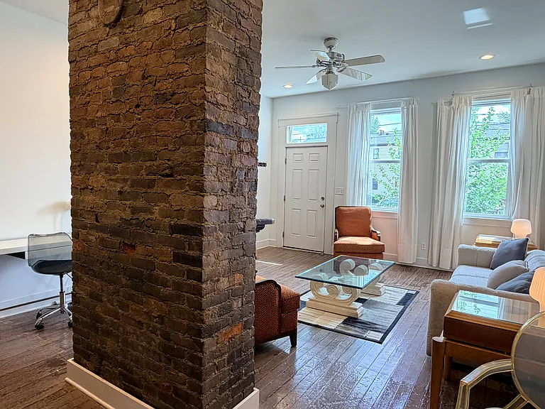 925 E Madison St #A — Photo 2