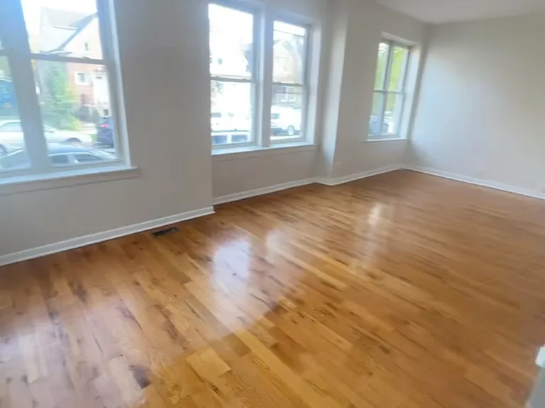 1052 N Avers Ave #1F — Photo 3