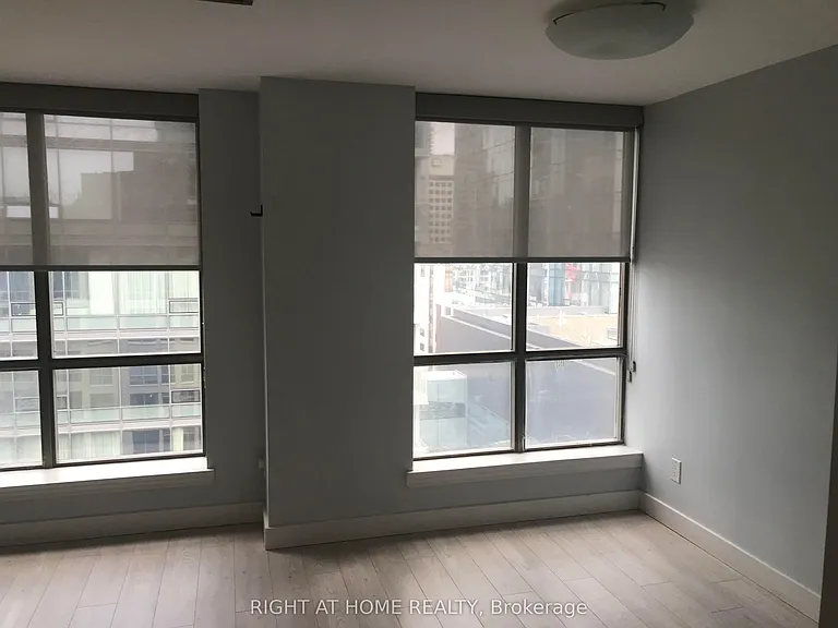 40 Scollard St #1601 — Photo 7