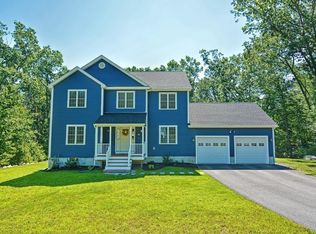 11 Tucker Hill Rd, Uxbridge, MA 01569
