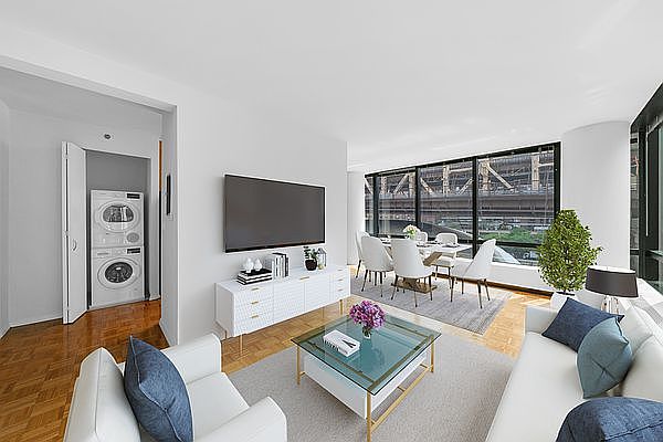 1st image of 420 E 61st St APT 10F