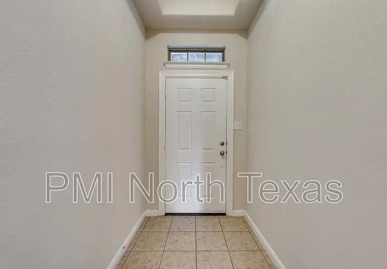 2404 Sun Creek Dr — Photo 5