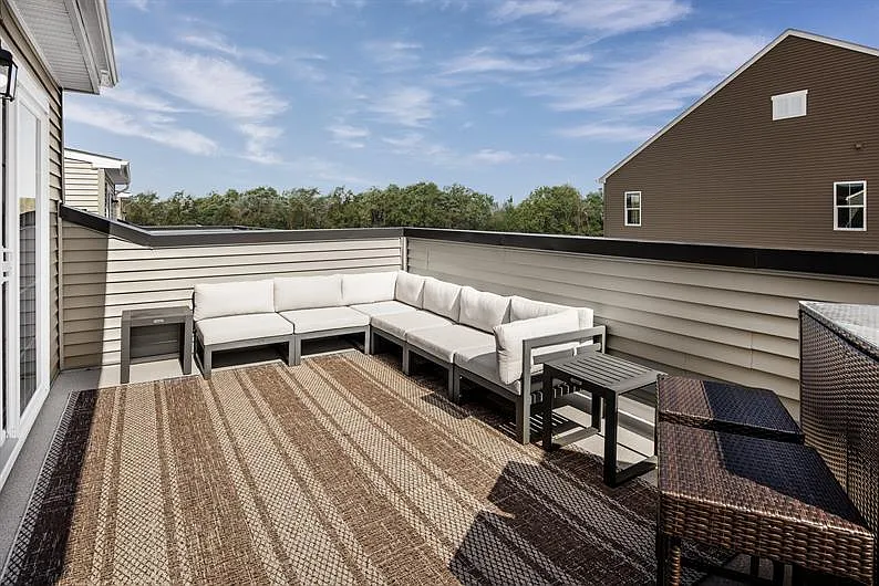 4 bed, 2900 sqft, $3,800 — Photo 4