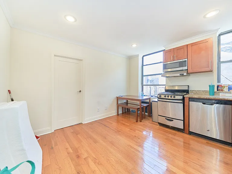 1590 Amsterdam Ave #44 — Photo 4