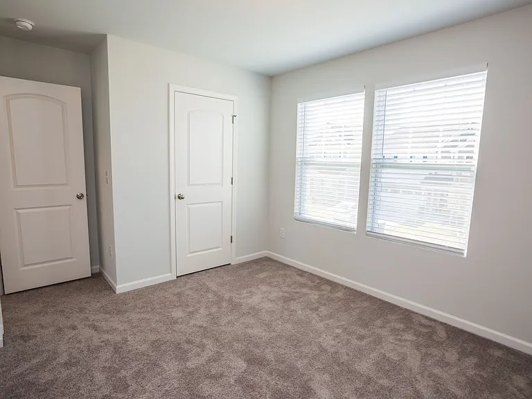 112 Raphael Pl — Photo 5