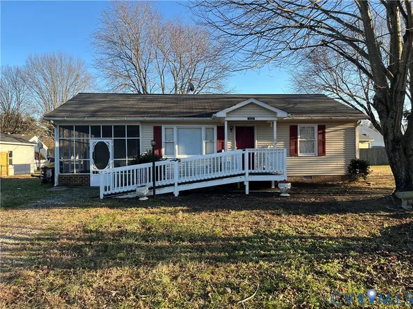 1134 Tanyard Dr, Tappahannock, VA 22560