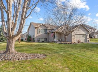 2528 Shannon Ct, Hudson, WI 54016
