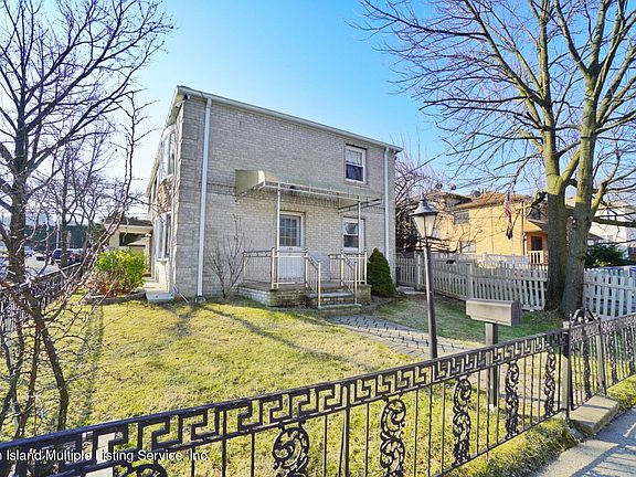 5th image of 186 Seneca Ave