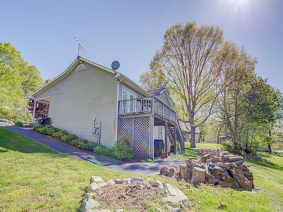 4th image of 58 Chenault St