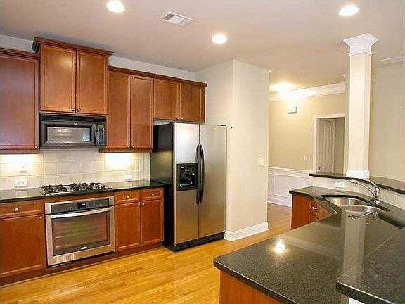 5th image of 1548 Bouvier Pl