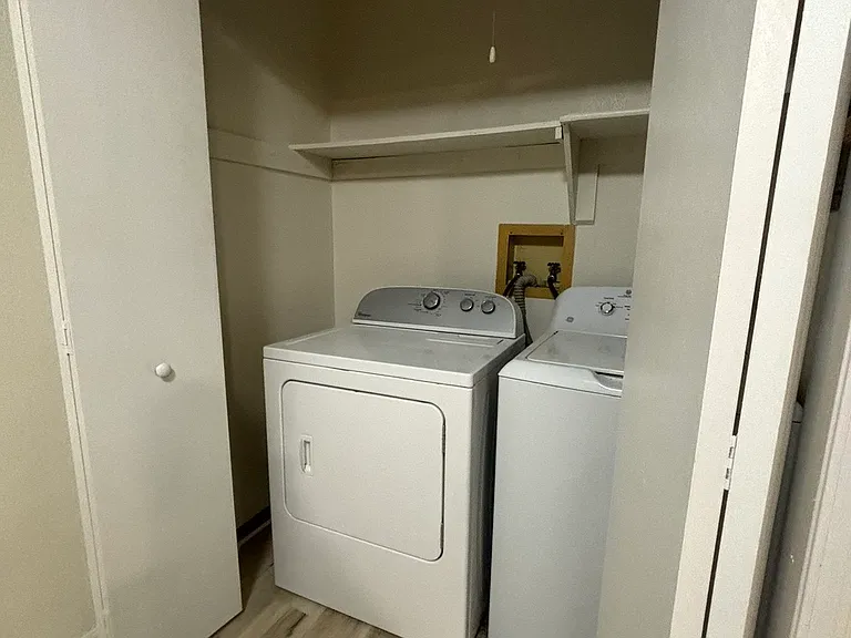 401 Sky Vue Dr #D — Photo 9