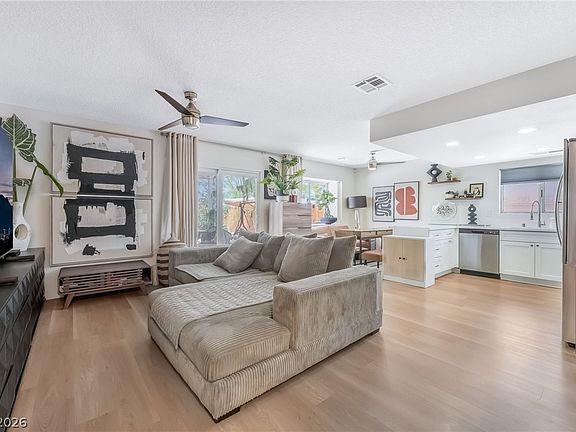 3rd image of 553 Zuber Ave