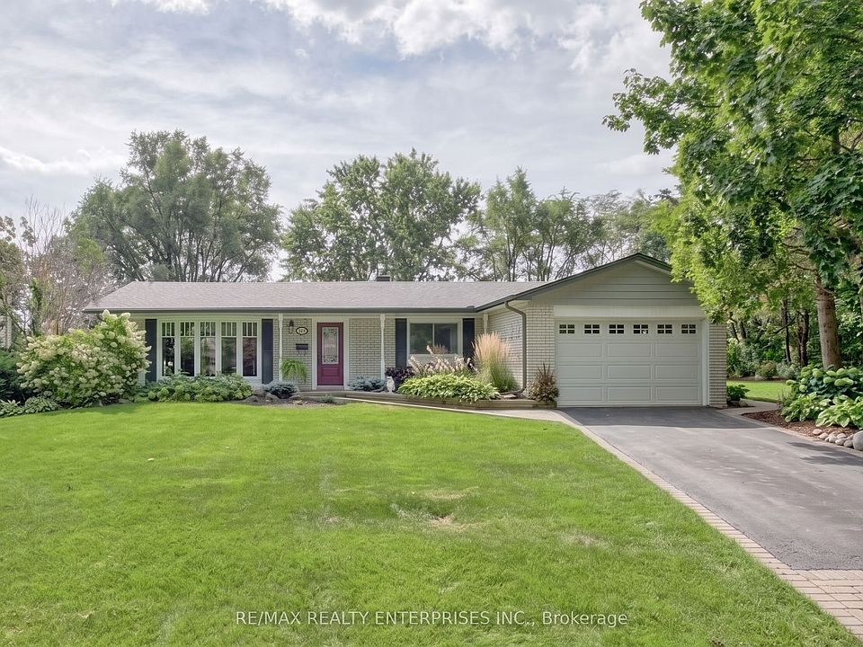 1st image of 1566 Venetia Dr