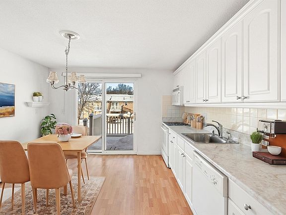 2nd image of 20 Washington Park Dr #4