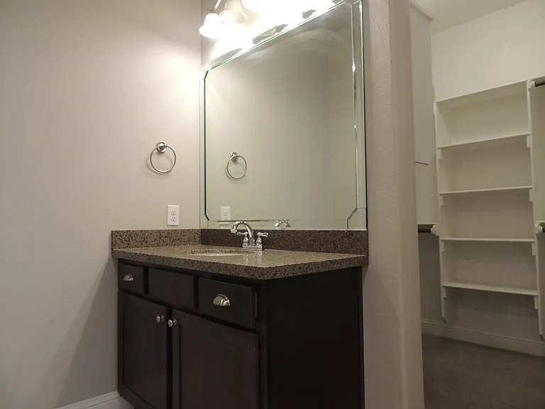 24 Devon Ct — Photo 12