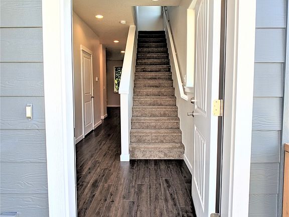 2nd image of 5916 NE 38th Ct