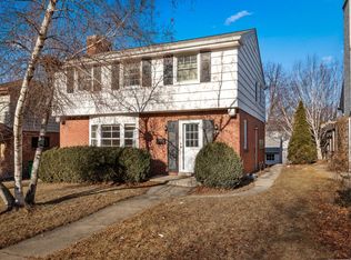 4327 N Wildwood Ave, Shorewood, WI 53211