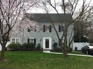 22 Spruce St, Riverside, CT 06878