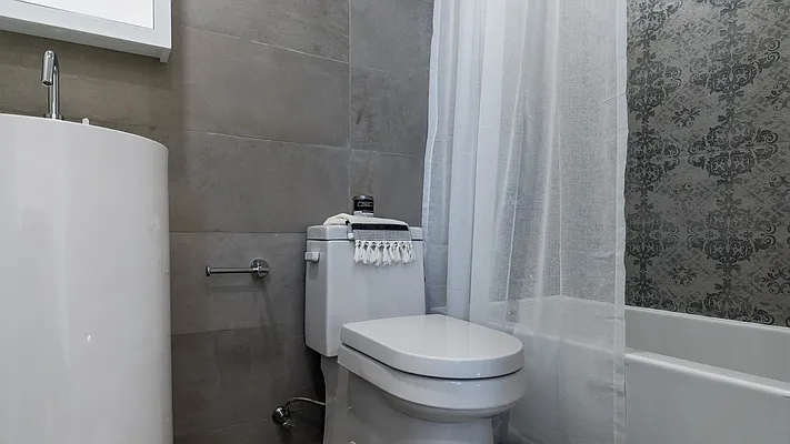 Rented by Nooklyn NYC LLC | media 27