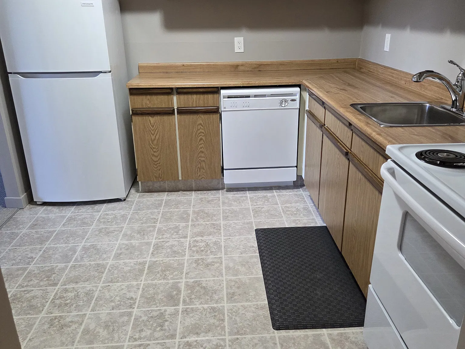 Condo Units, All Utilities Included!! — Photo 3