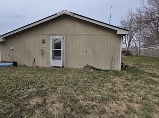 180 W Garfield St, Laketon, IN 46943