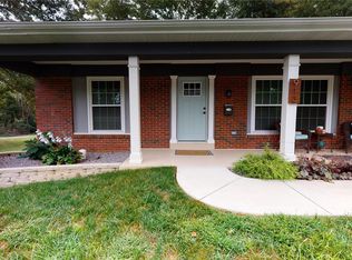 913 Holliday Dr, O'Fallon, IL 62269