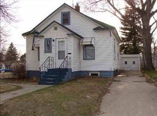 907 3rd St NE, Minot, ND 58703