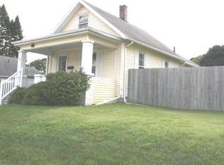 1016 Cypress St, Muscatine, IA 52761