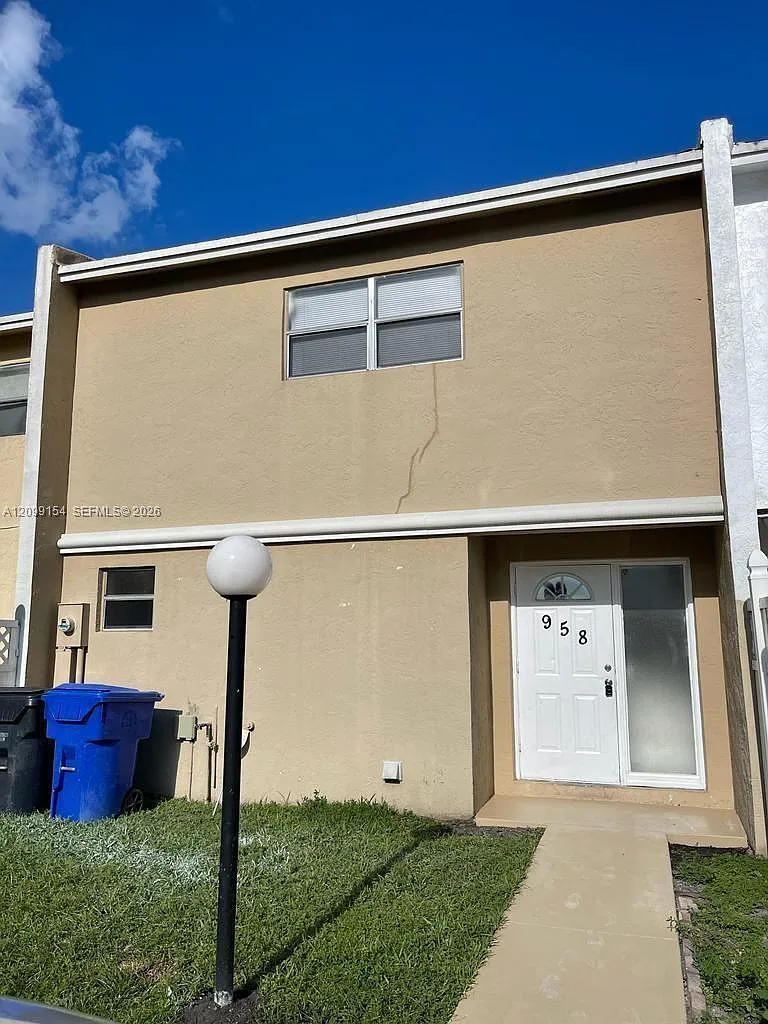 Dennis Dev Townhouses — Photo 1