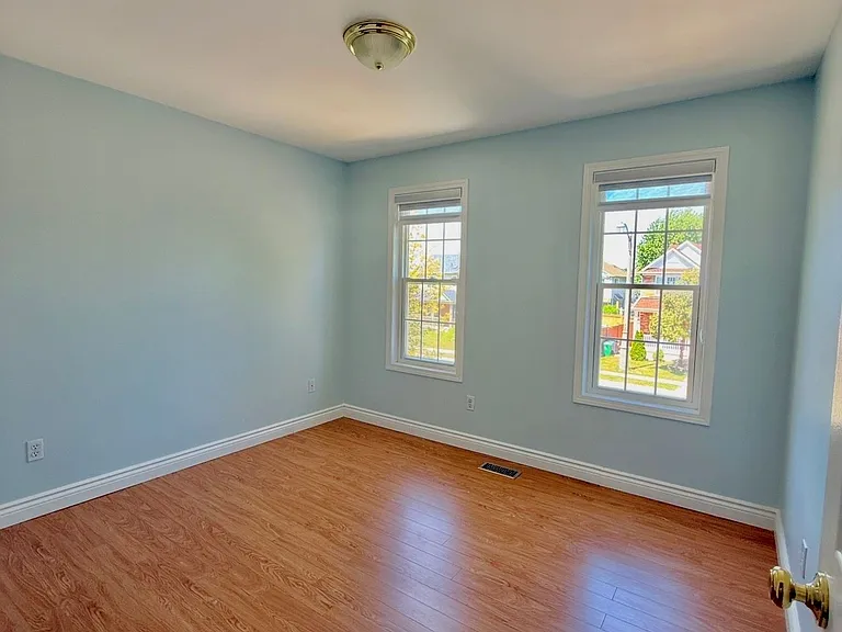 21 Sugarhill Dr #UPPER — Photo 15