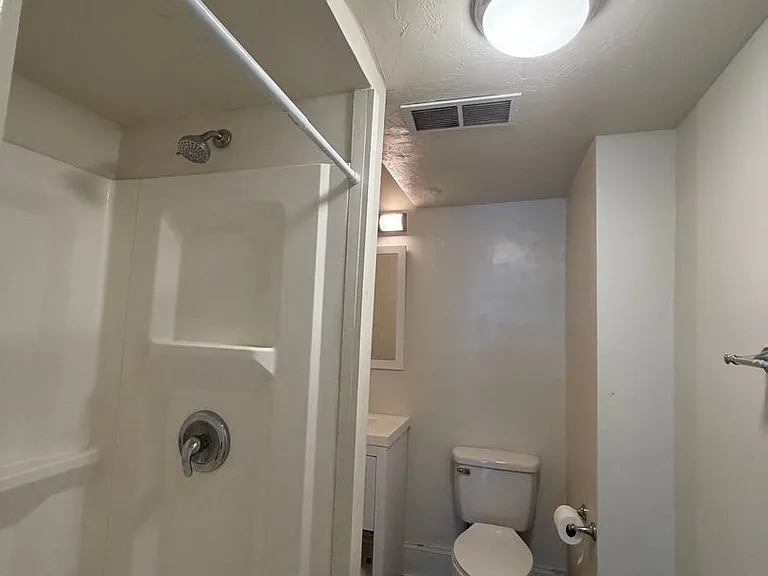 113 E Philadelphia St — Photo 8
