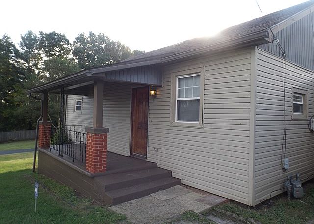 1st image of 130 Gaines Ave