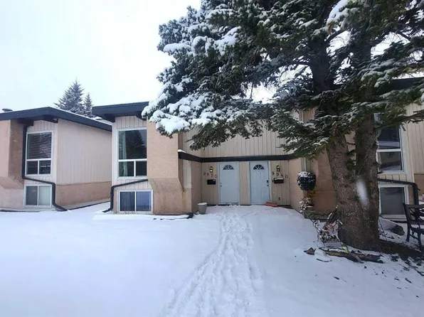 9930 W 26th St SW, Calgary, AB T2V 4E9