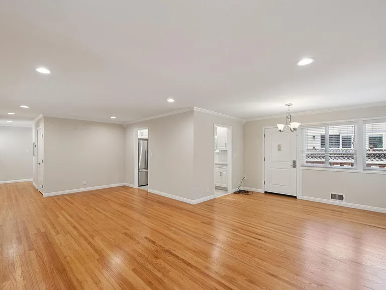 Luxury Apartment Available in gated Community downtown Palo Alto! — Photo 4