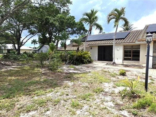 5869 Tallowood Cir, Fort Myers, FL 33919