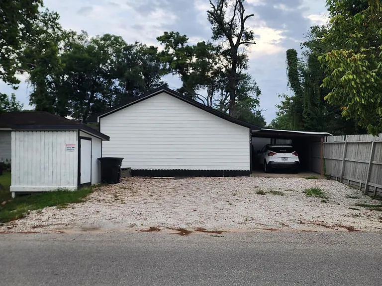 6239 Carver Rd — Photo 2