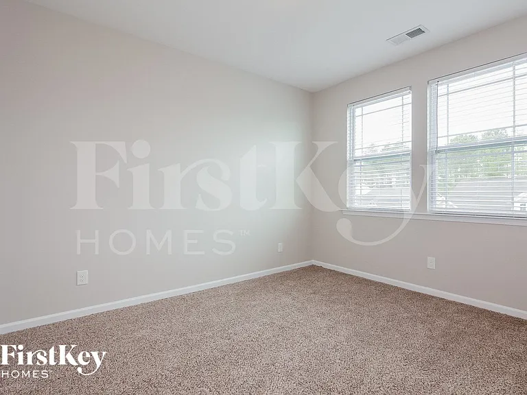 3174 Helmsley Ct — Photo 10