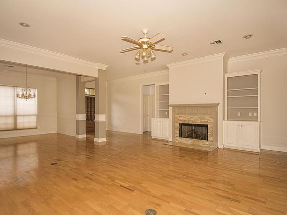 2nd image of 211 Archangel Dr