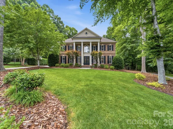 1802 Summit View Pl, Waxhaw, NC 28173