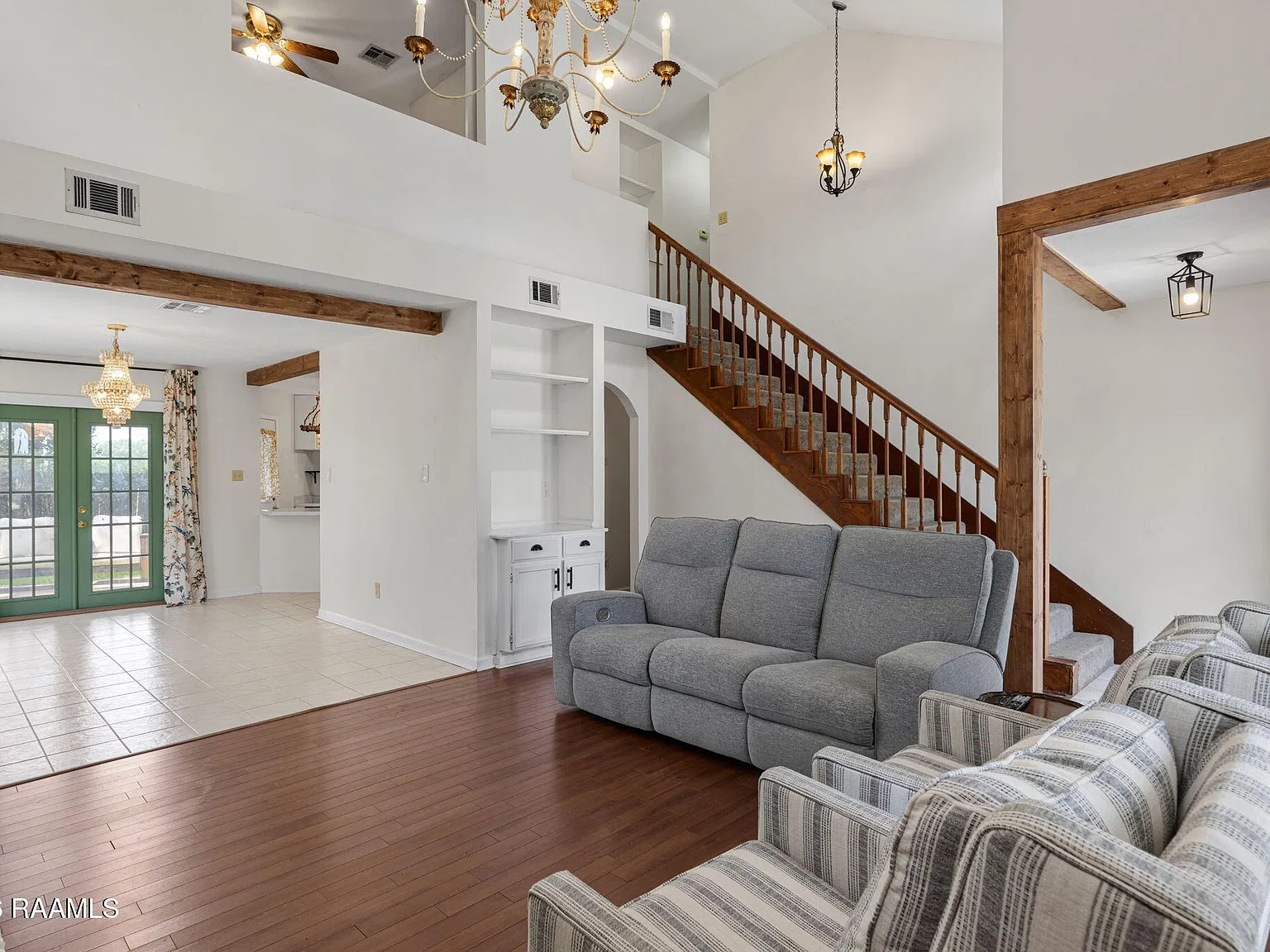 4 bed, 2.5 bath, 2000 sqft, $2,100 — Photo 4