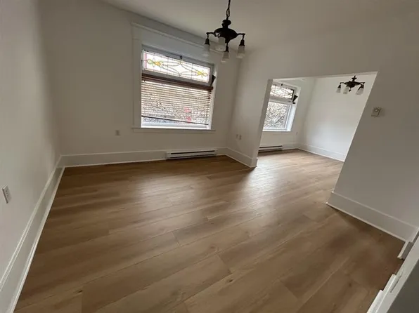 156 E 8th Ave #11, Vancouver, BC V5T 1R7