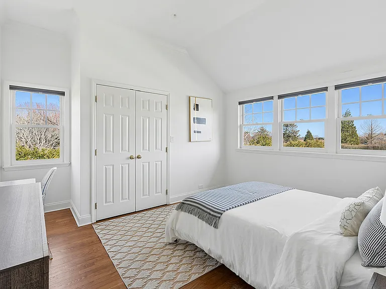 Farmview Dr — Photo 15