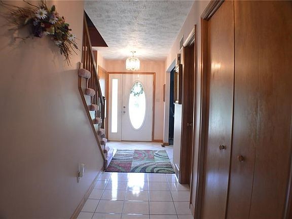 2nd image of 109 Howard St