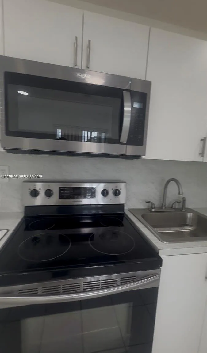 2 bed, 1.0 bath, $2,600 — Photo 4