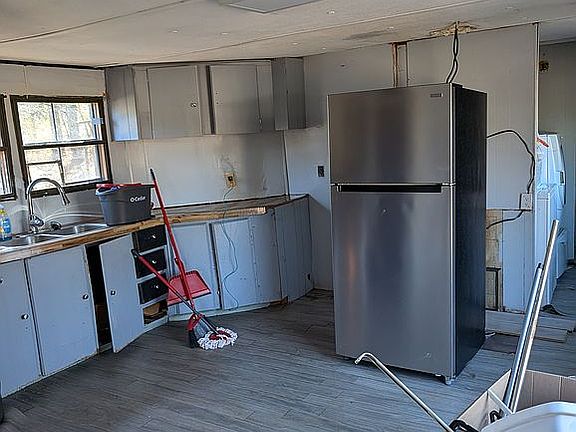 3rd image of 2449 Pond Ln