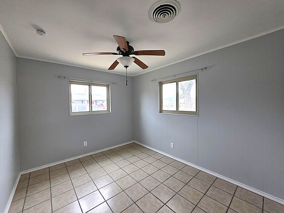 4th image of 109 Catherine St #A