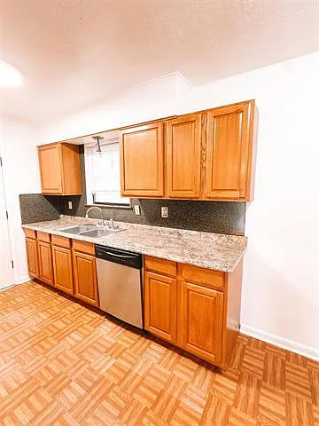 629 Joseph Street - 1 — Photo 4