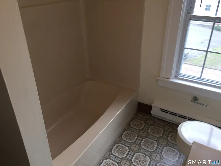 380 Thames St — Photo 13